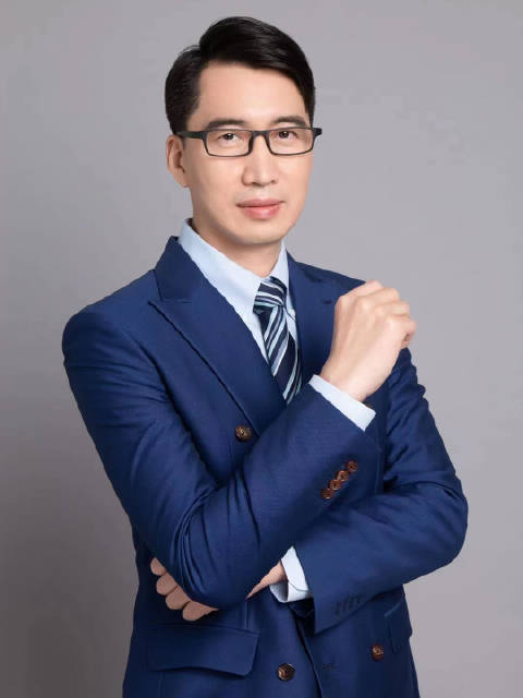 譚強(qiáng)